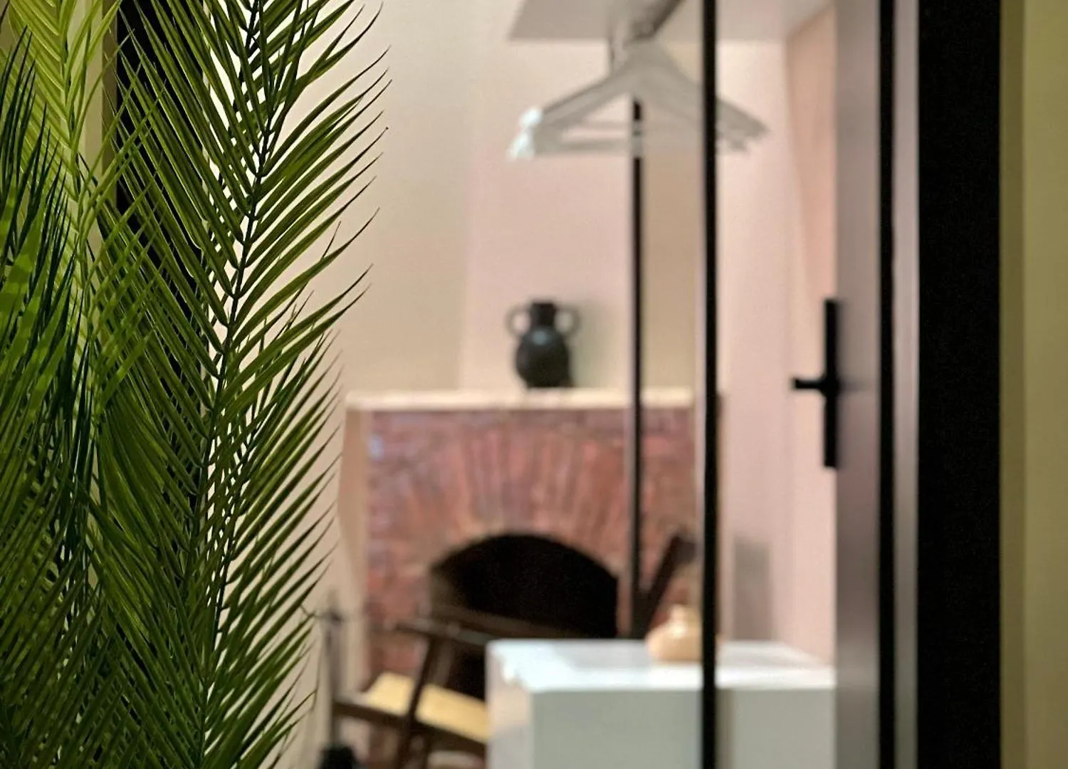 Rex Hotel Boutique 티라나