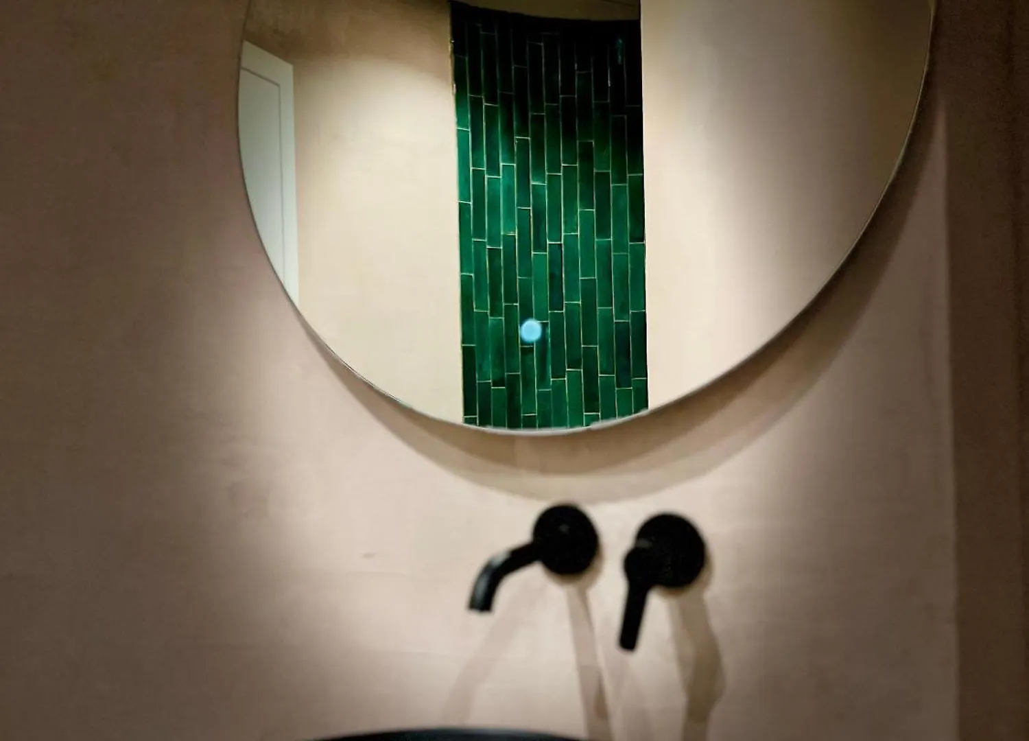 Rex Hotel Boutique 티라나