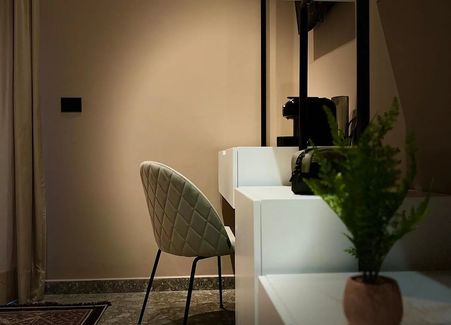 Rex Hotel Boutique 티라나